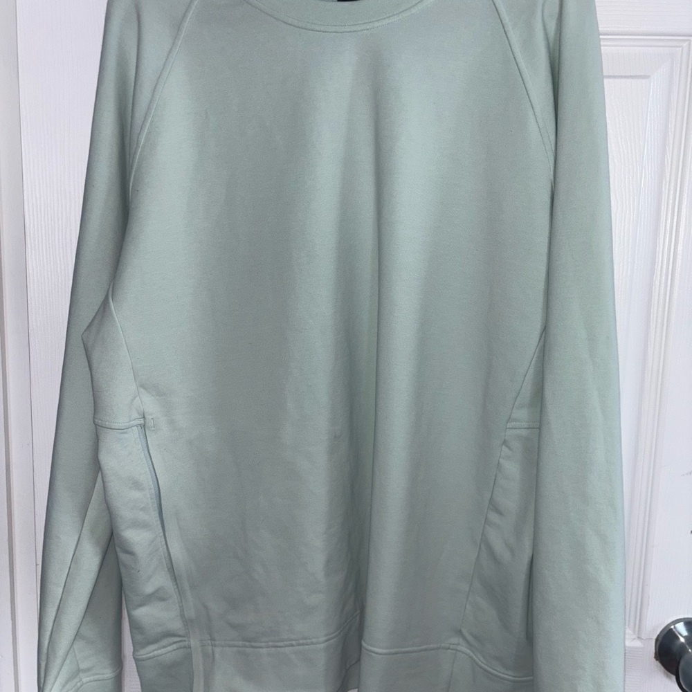Lululemon men’s City Sweat Crew